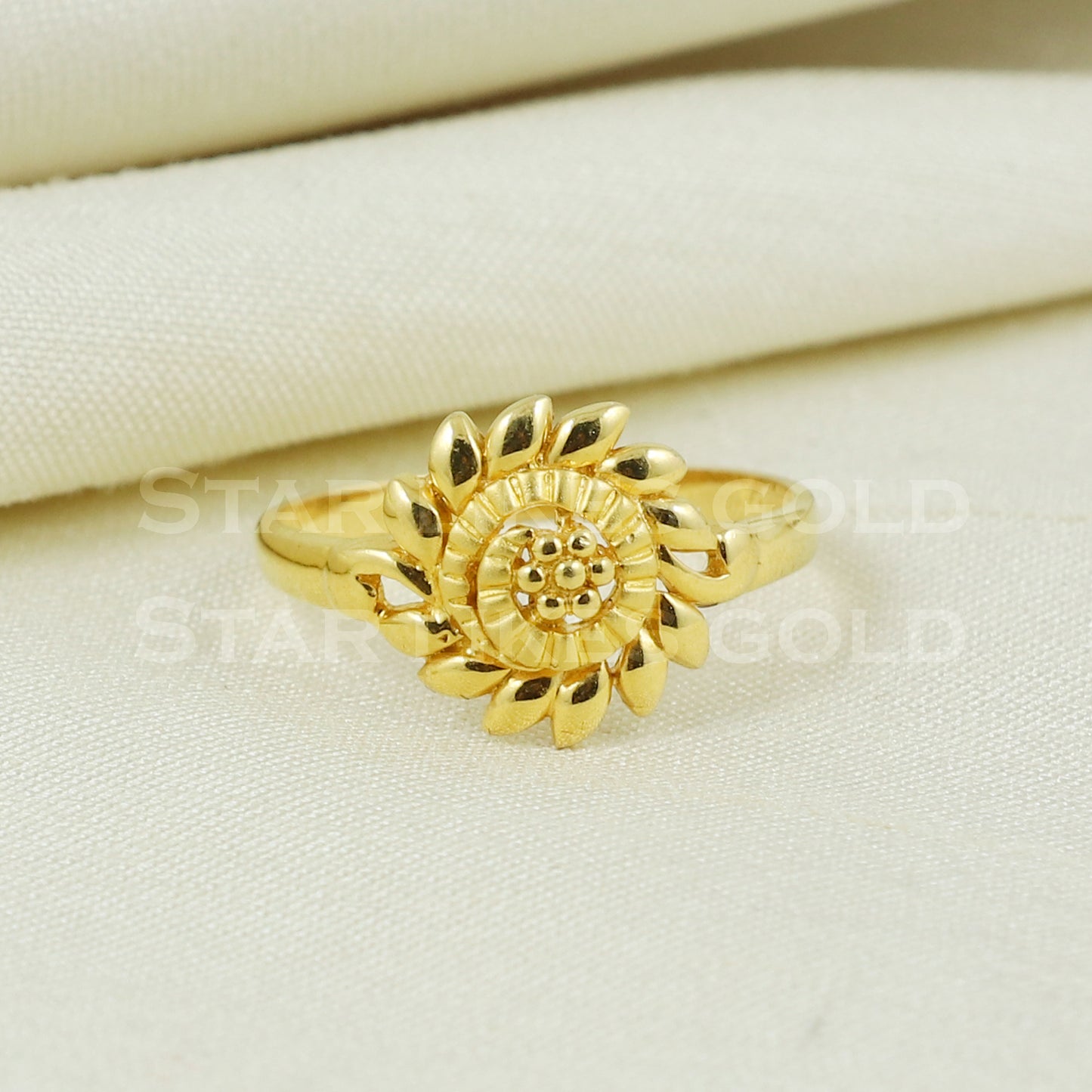beautiful 22K Yellow Gold Ring Genuine Hallmarked 916 Handcrafted Jewelry B1013