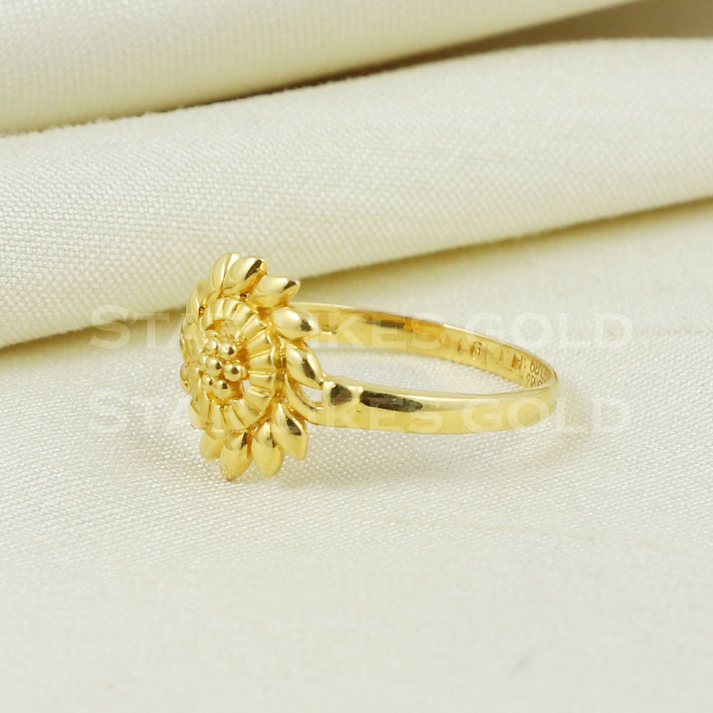 beautiful 22K Yellow Gold Ring Genuine Hallmarked 916 Handcrafted Jewelry B1013