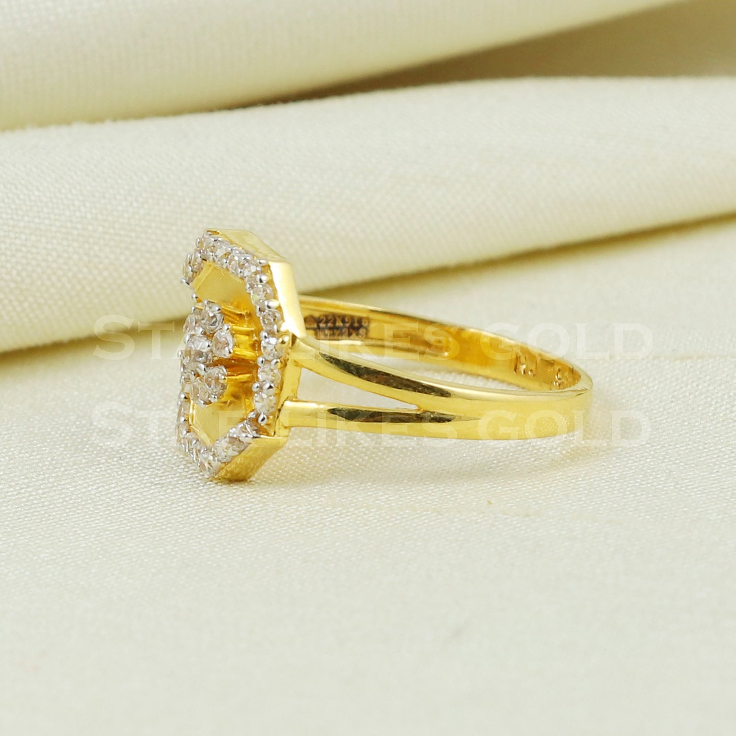 Unique 22K Yellow Gold Ring Genuine Hallmarked 916 Handcrafted Jewelry B1021