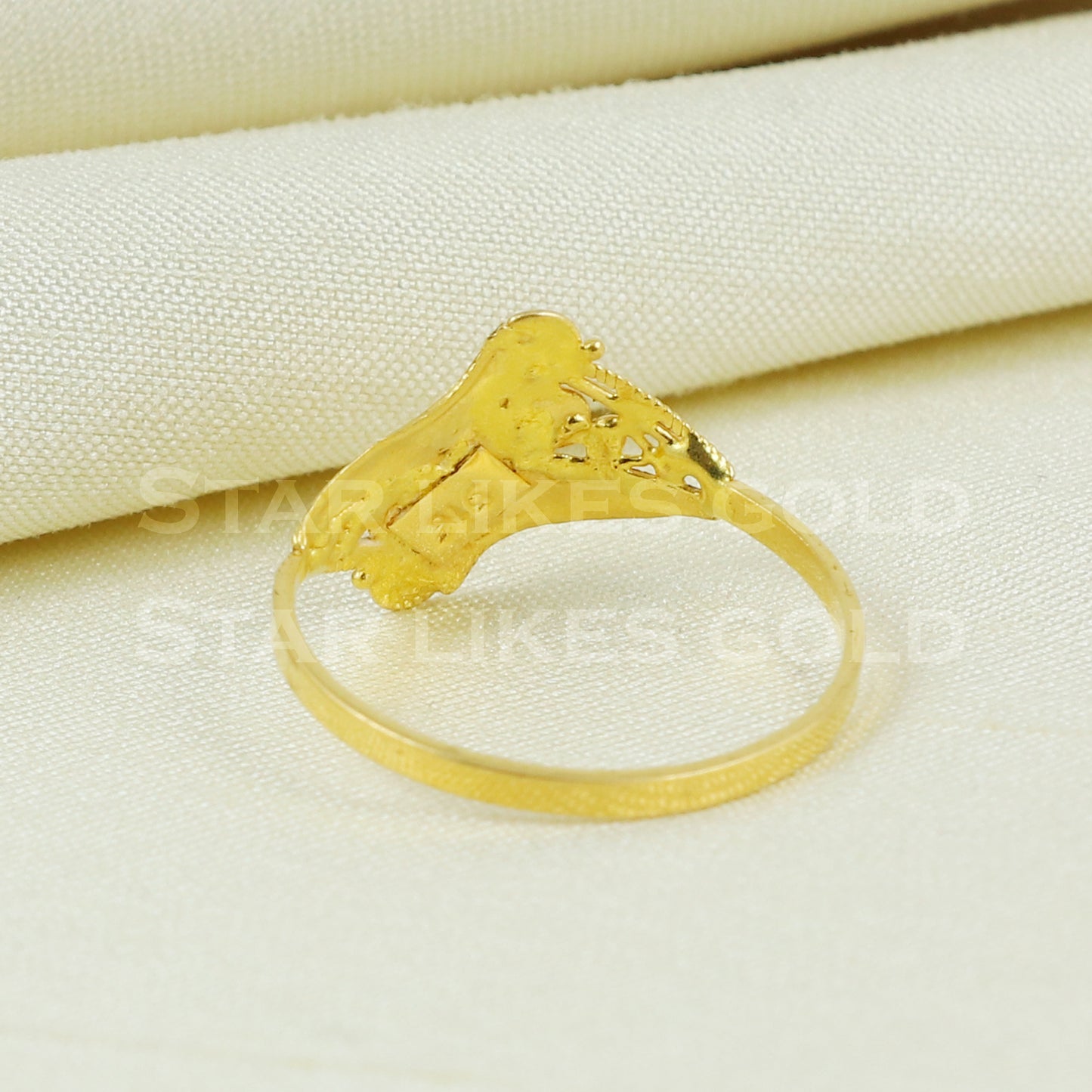22K Yellow Gold Ring Genuine Hallmarked 916 Handcrafted Jewelry B1026