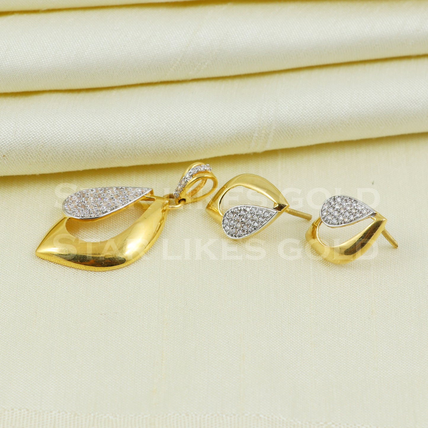 22K 22 karat Yellow Gold Earrings Pendant Set Handmade Jewelry B1059