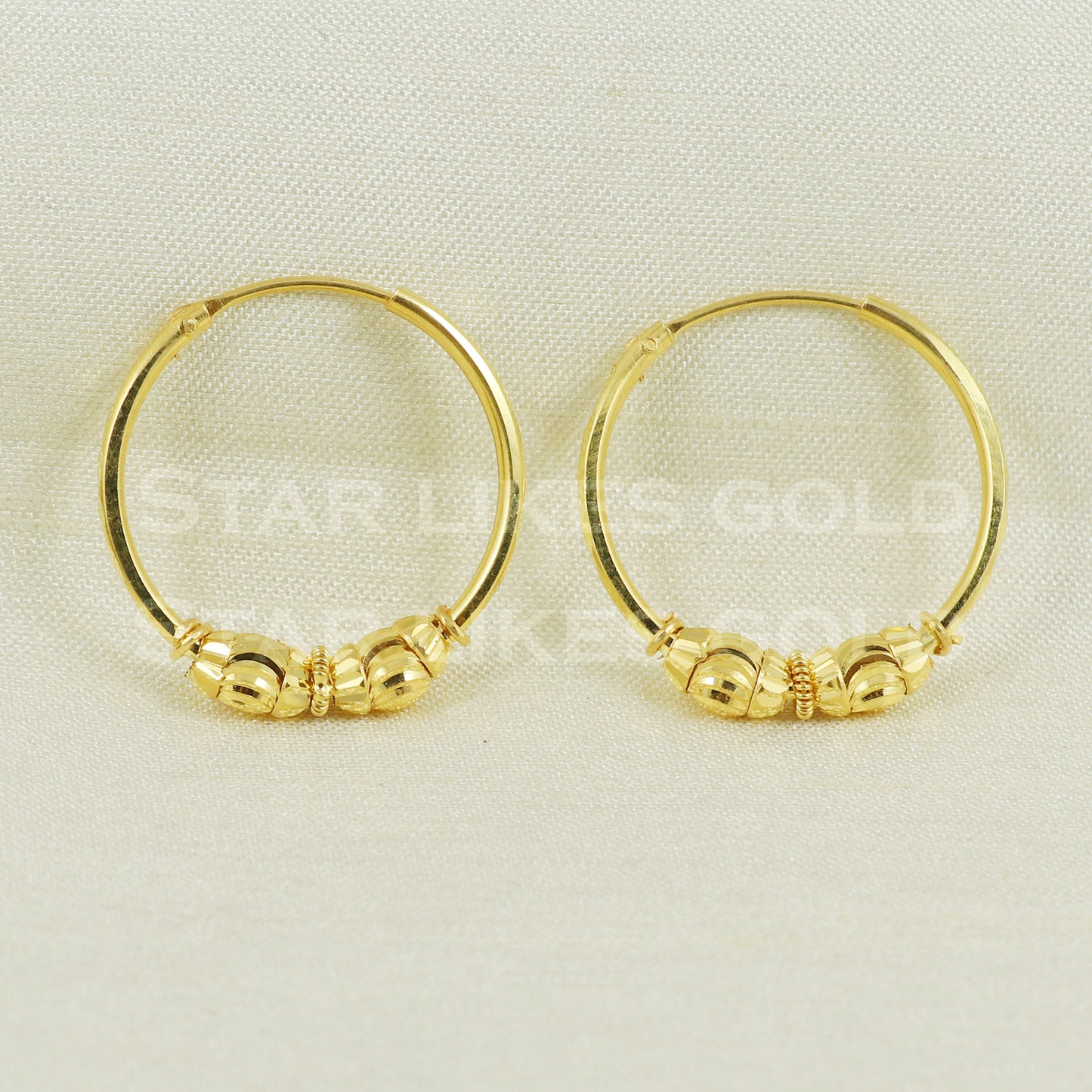 18 karat 18k gold bali hoop earrings B1117