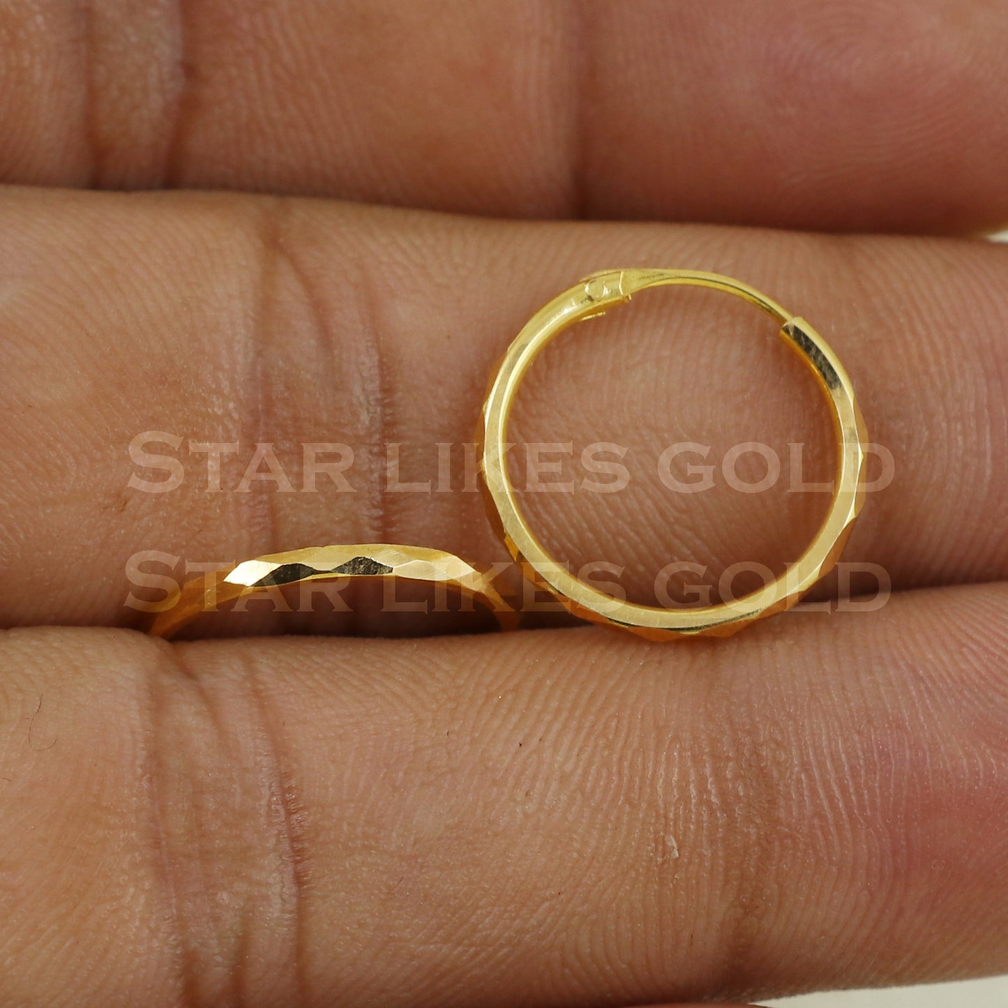 18 karat 18k gold bali hoop earrings B1126