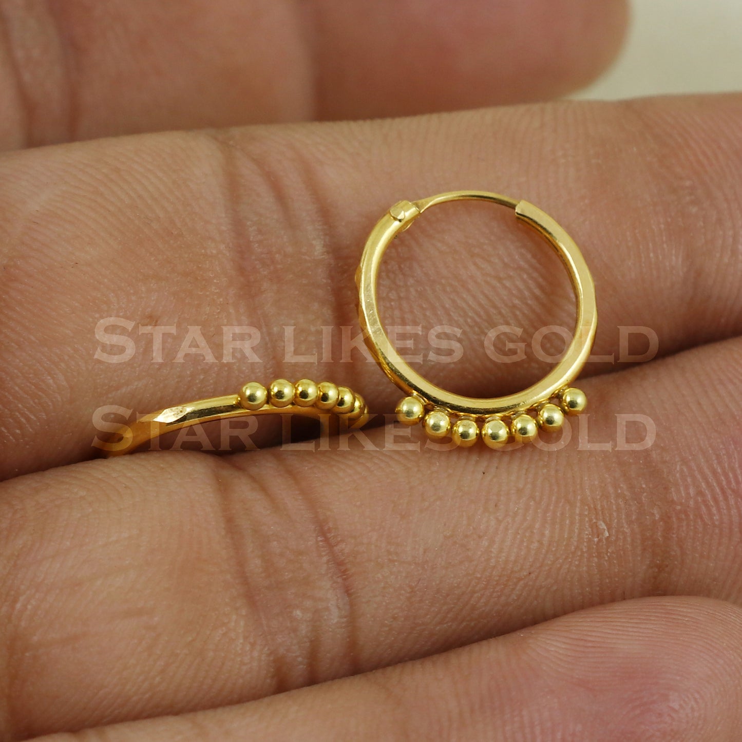 18 karat 18k gold bali hoop earrings B1134