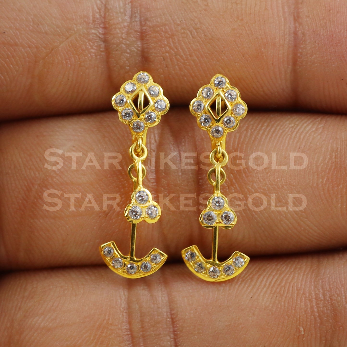 18 karat 18k gold dangle earrings jewelry B1150