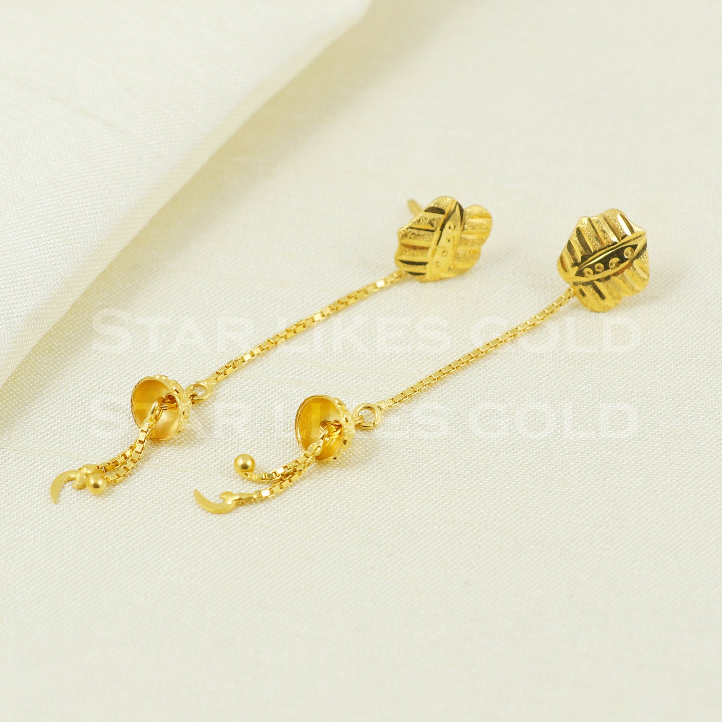 18 karat 18k gold chain dangle earrings indian jewelry B1151