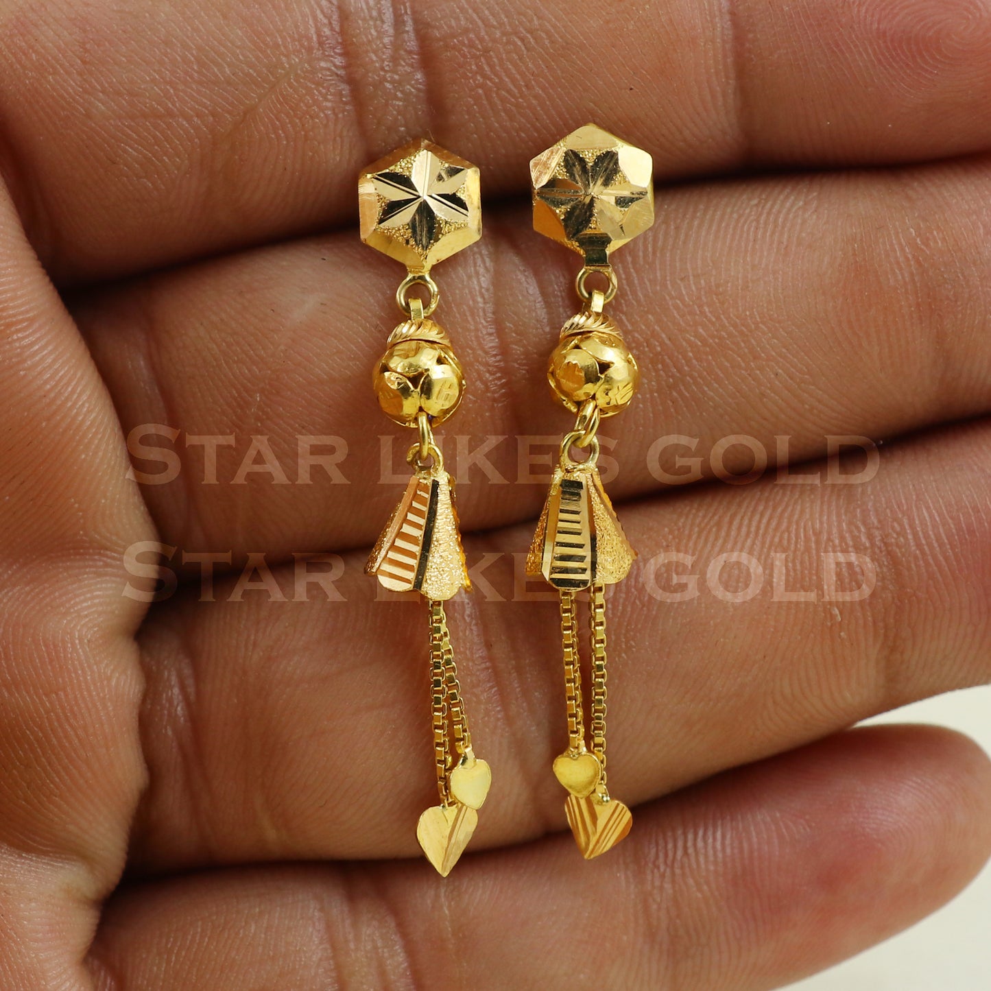 18 karat 18k gold dangle earrings jewelry B1155