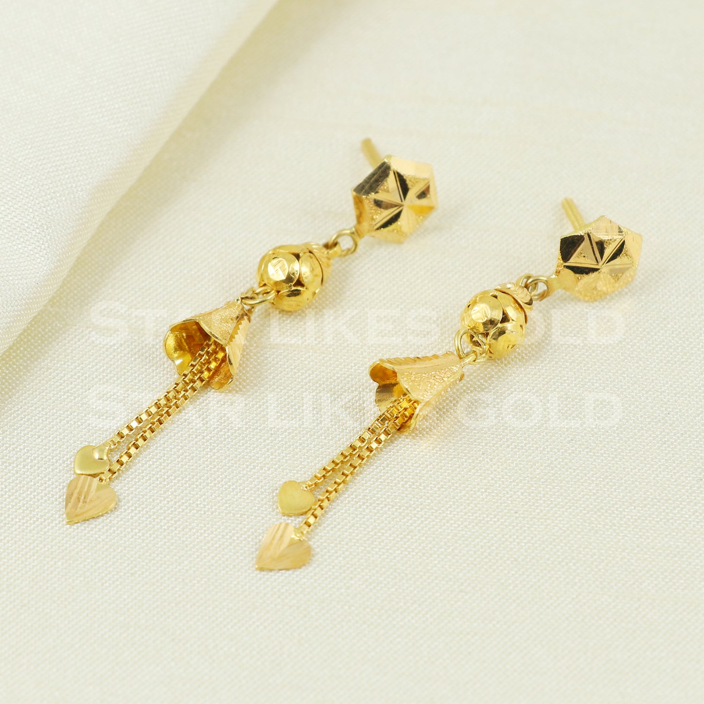 18 karat 18k gold dangle earrings jewelry B1155