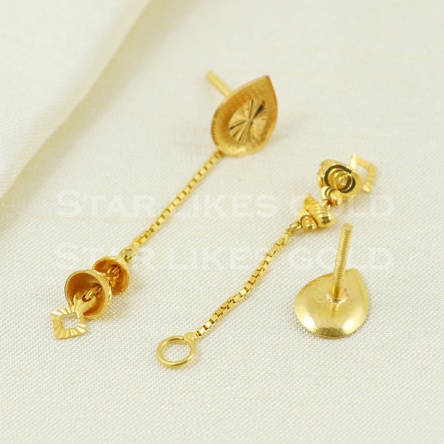 18 karat 18k gold dangle earrings jewelry B1156