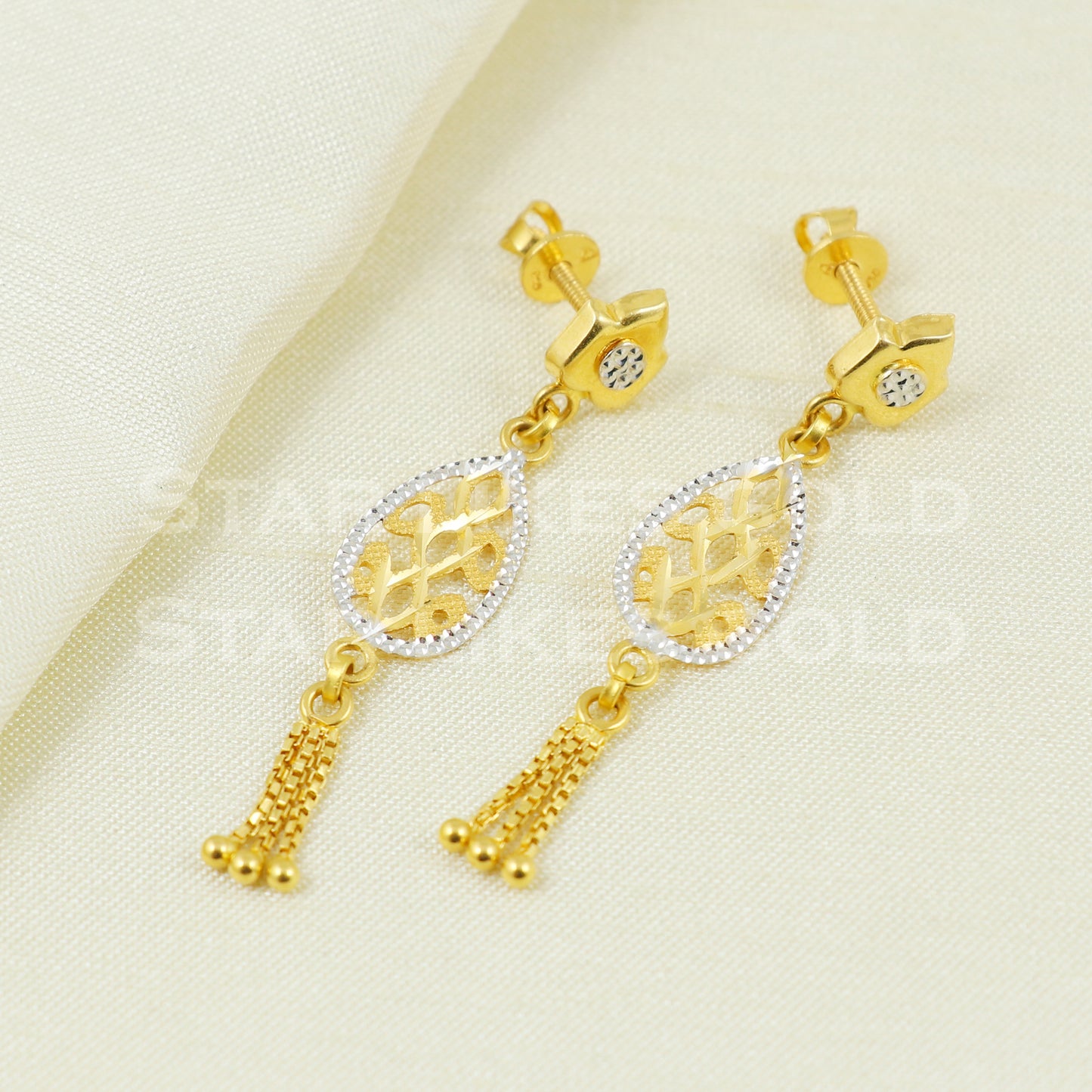 18 karat 18k gold dangle earrings jewelry, B1176