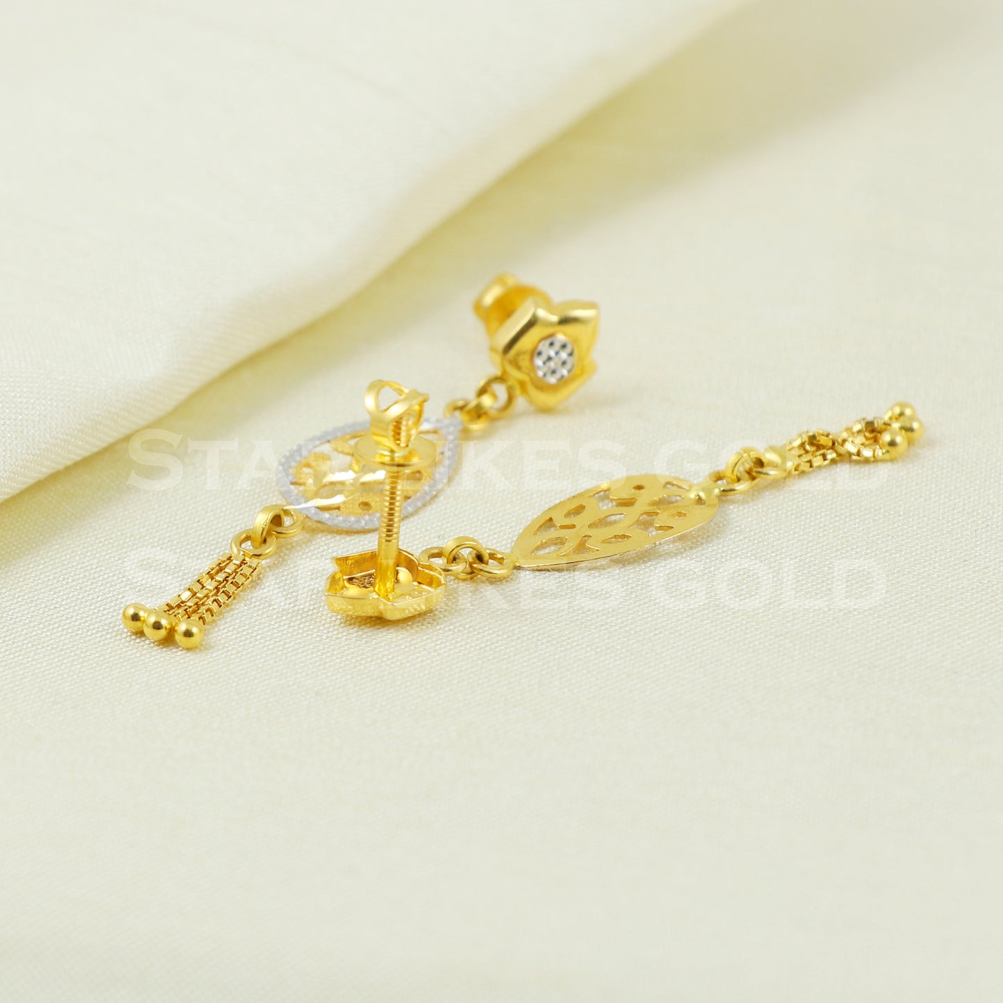 18 karat 18k gold dangle earrings jewelry, B1176