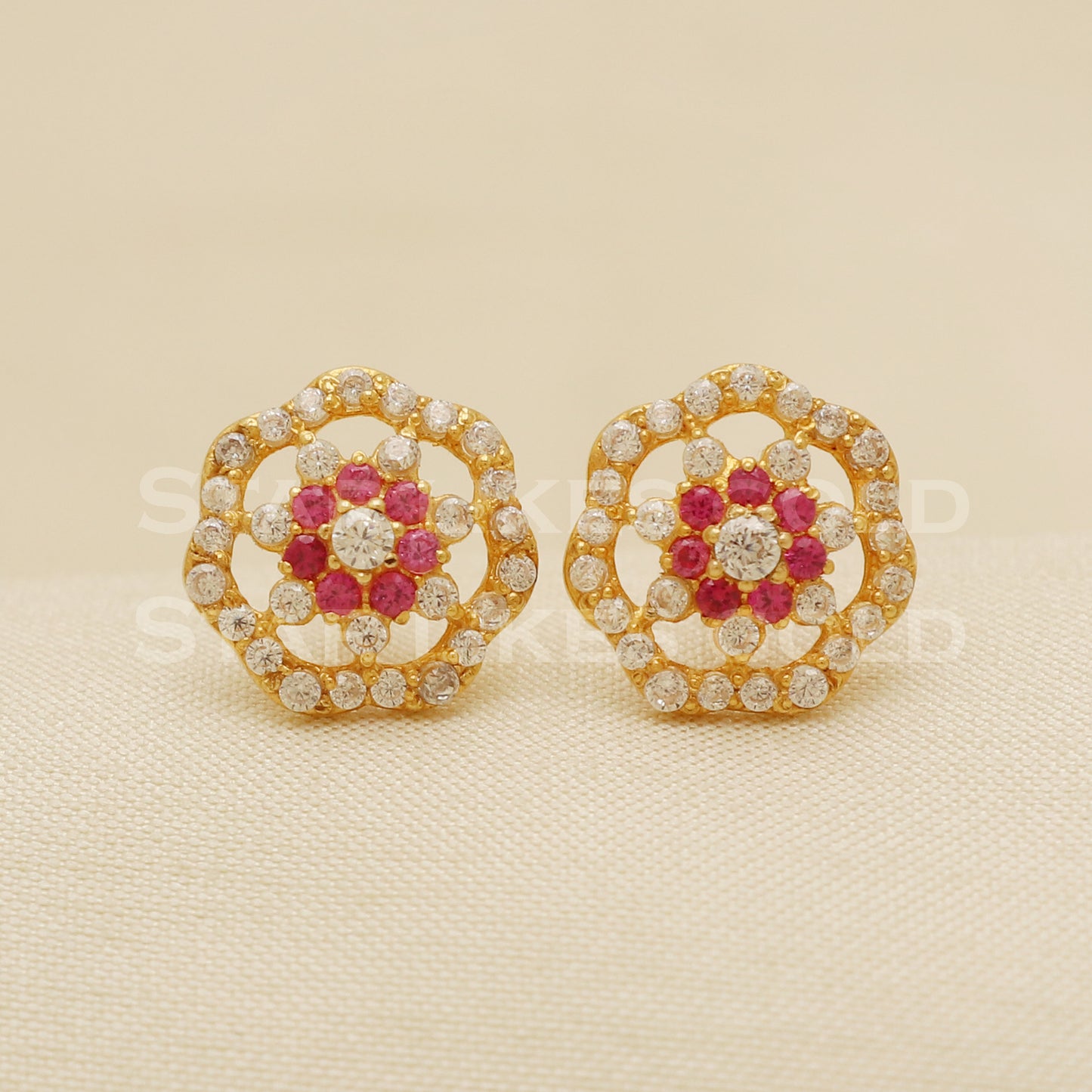 18 karat 18k gold stud earrings jewelry, B1181
