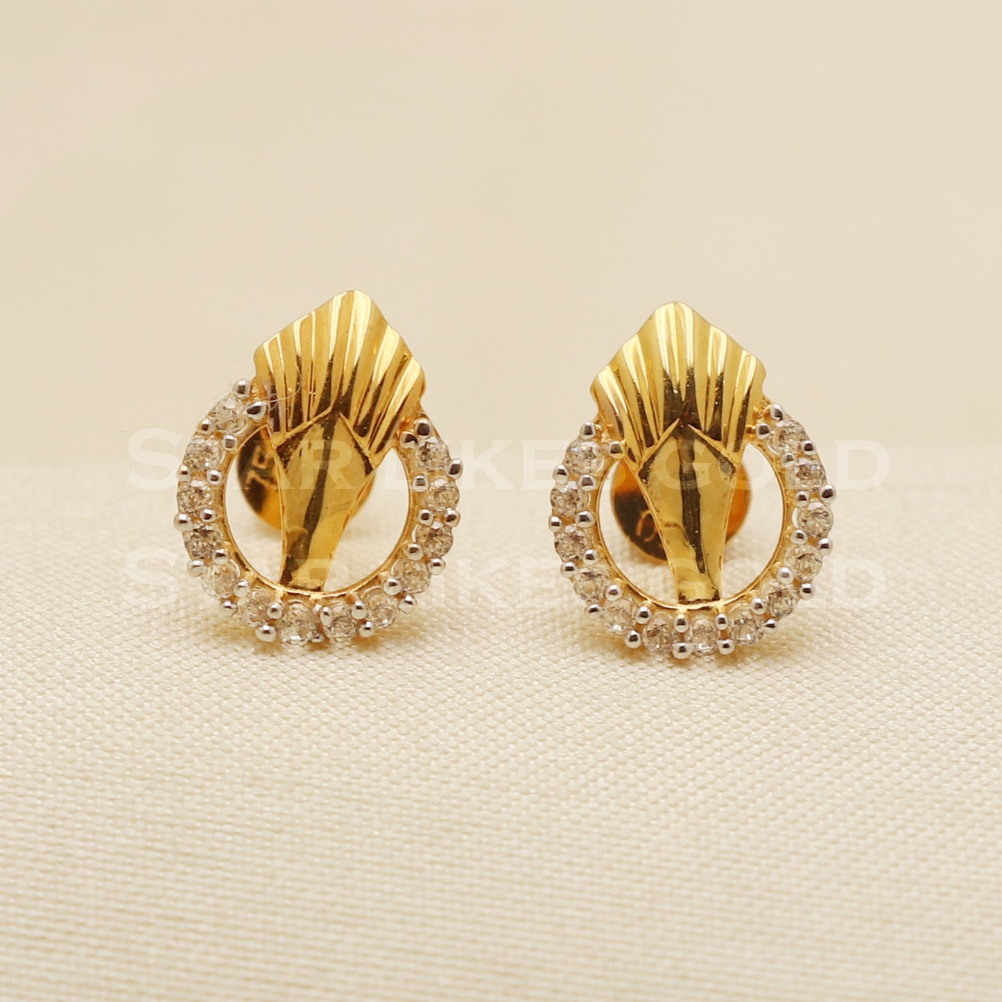 18 karat 18k gold stud earrings jewelry, B1182