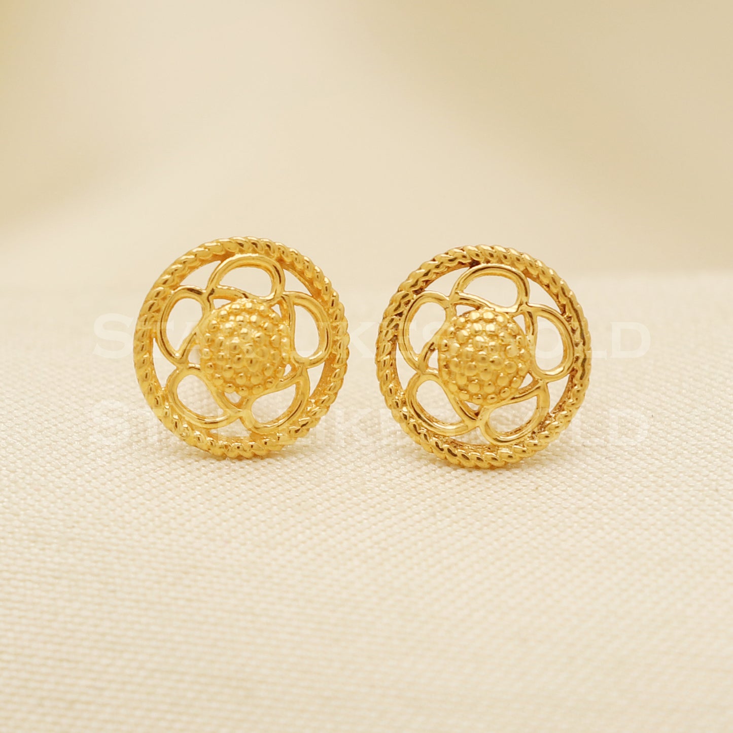 18 karat 18k gold stud earrings jewelry, B1238
