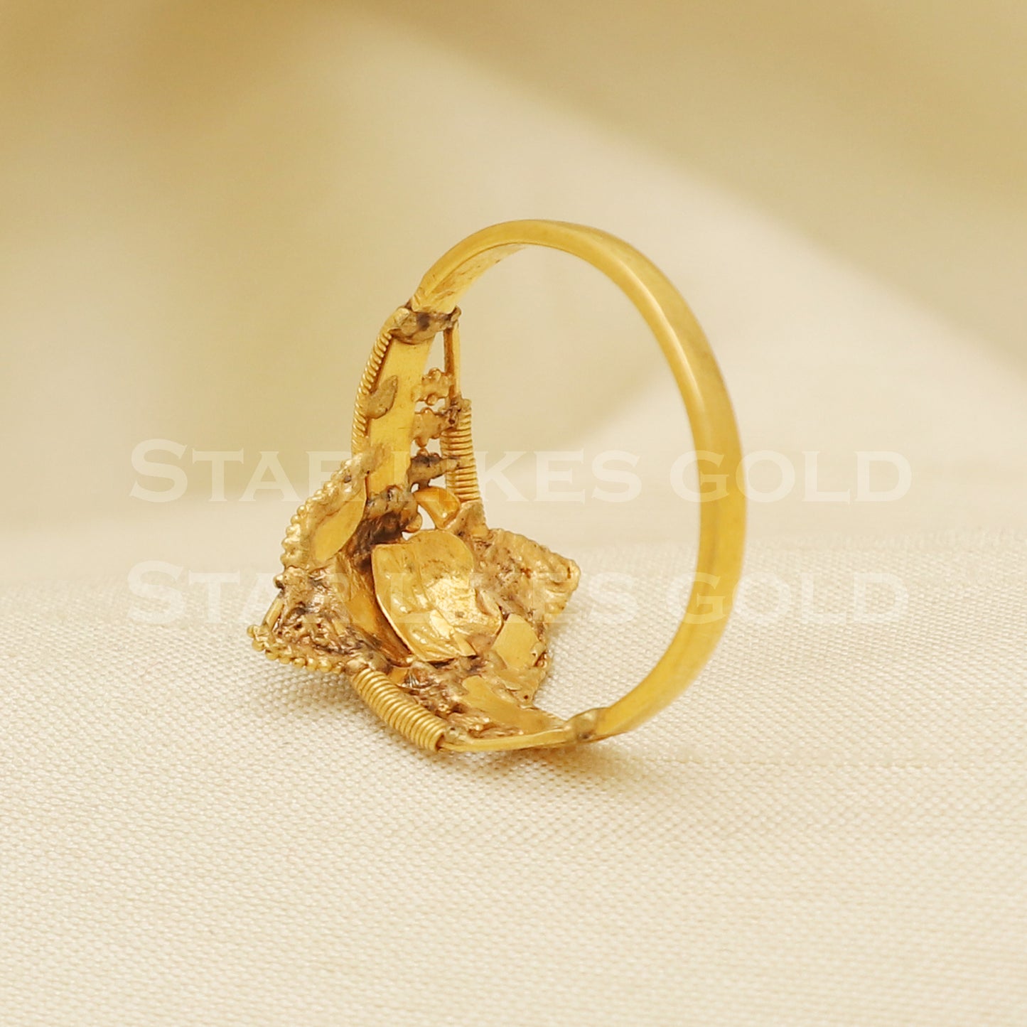 18 karat 18k gold Handmade Ring jewelry, B1268