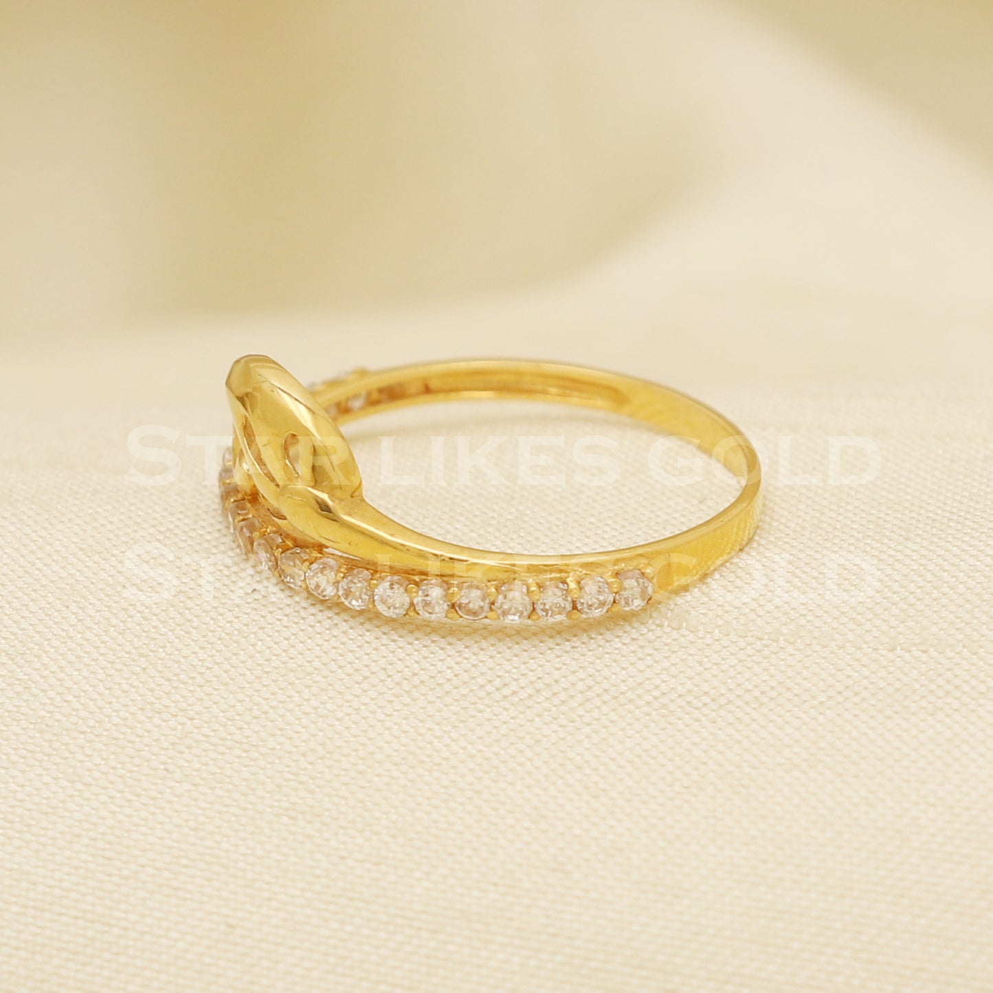 18 karat 18k gold Handmade Ring jewelry, B1271