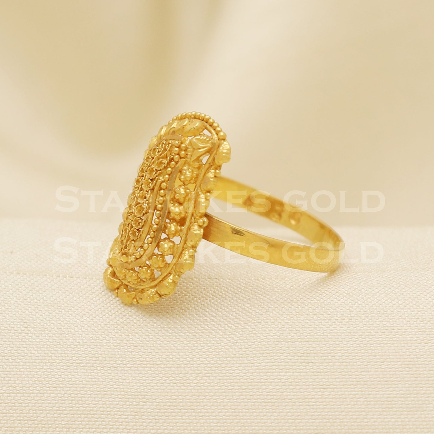 18 karat 18k gold Handmade Ring jewelry, B1304