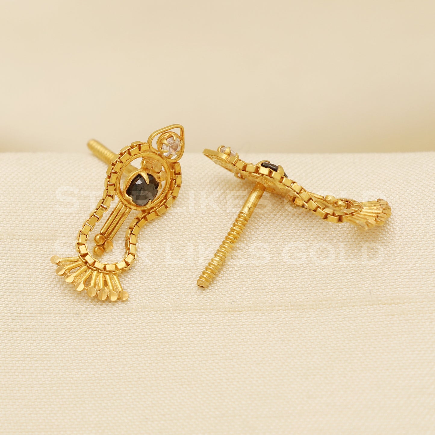 18 karat 18k gold stud earrings jewelry, B1338