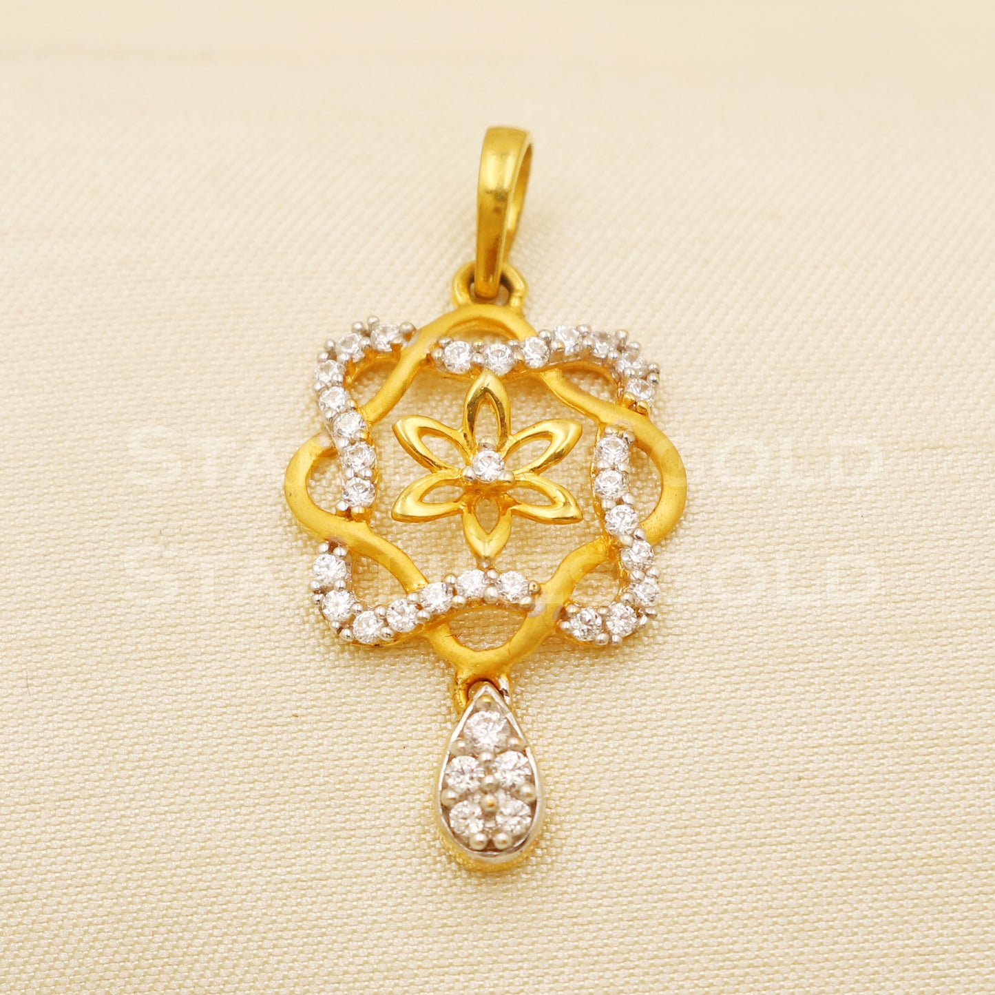 Beautiful 18k Yellow Gold Handmade Zircon Pendant 18k Jewelry, B1471