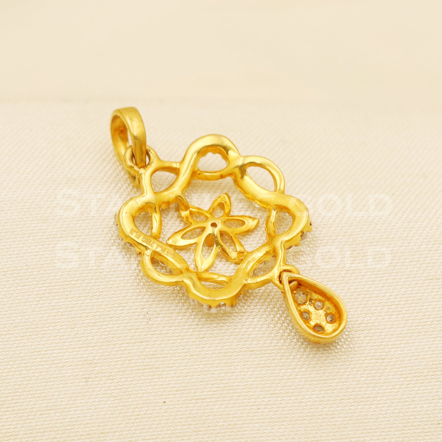 Beautiful 18k Yellow Gold Handmade Zircon Pendant 18k Jewelry, B1471