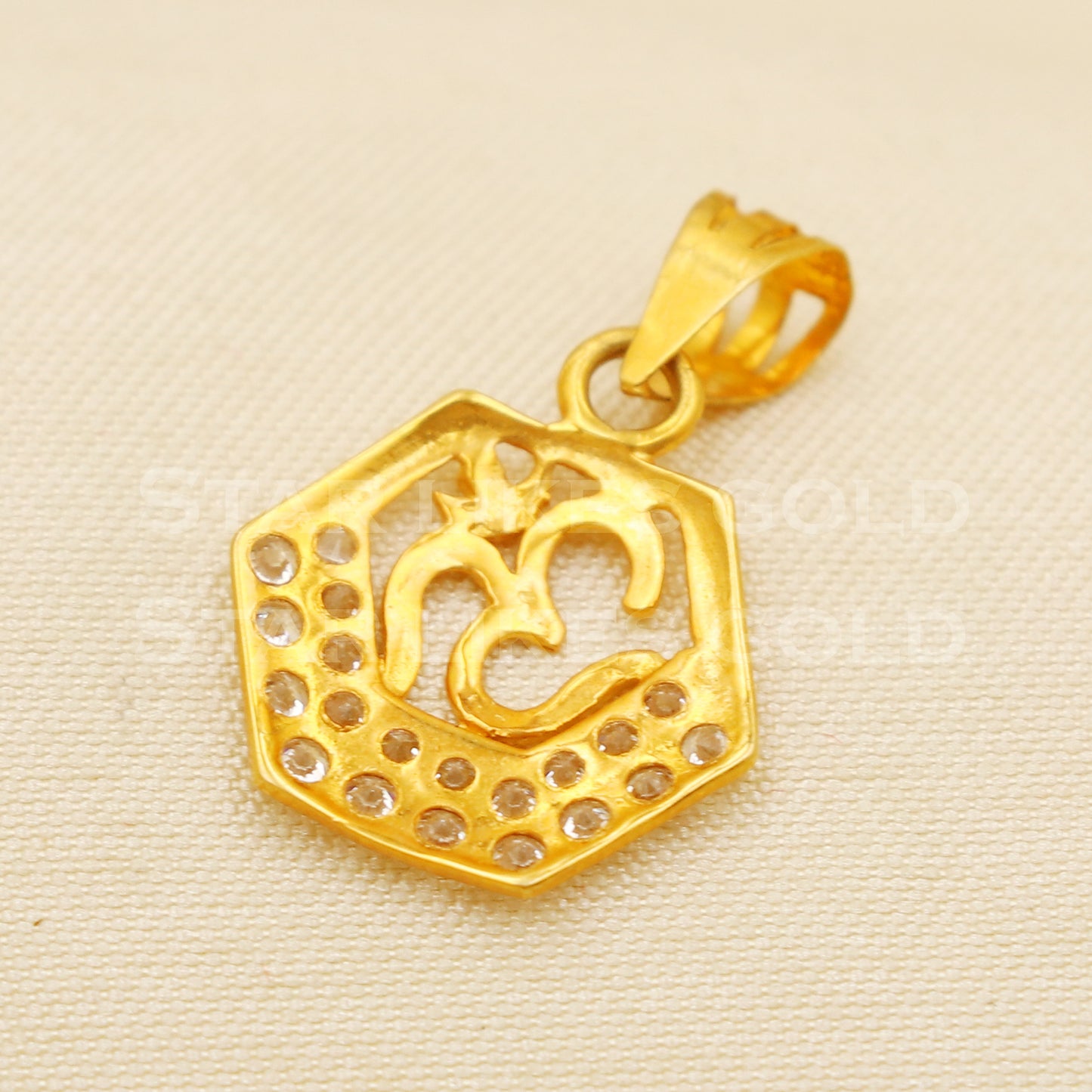 Beautiful 18k Yellow Gold Handmade Zircon Pendant 18k Jewelry, B1476