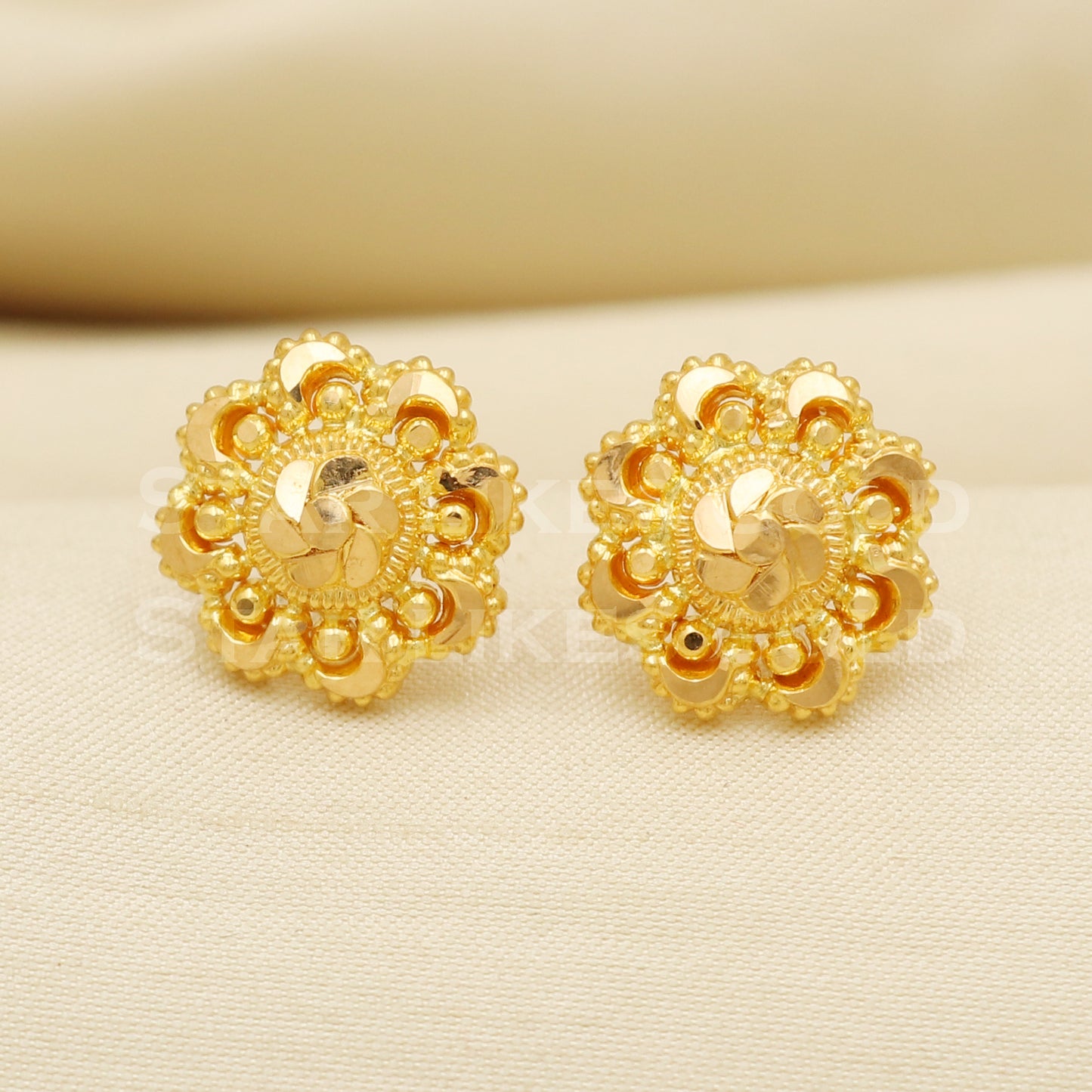 Stunning 22k 22 karat gold stud earrings jewelry, PR1137