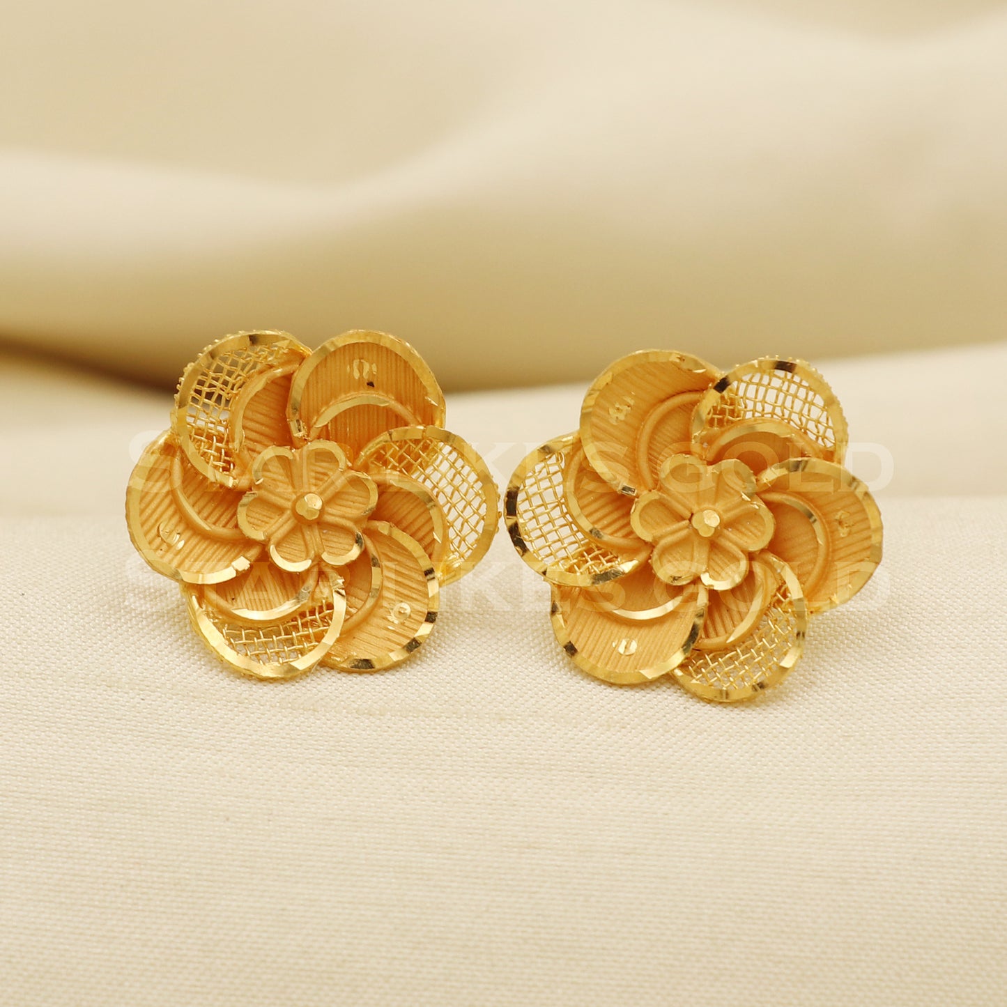 Stunning 22k 22 karat gold stud earrings jewelry, PR1142