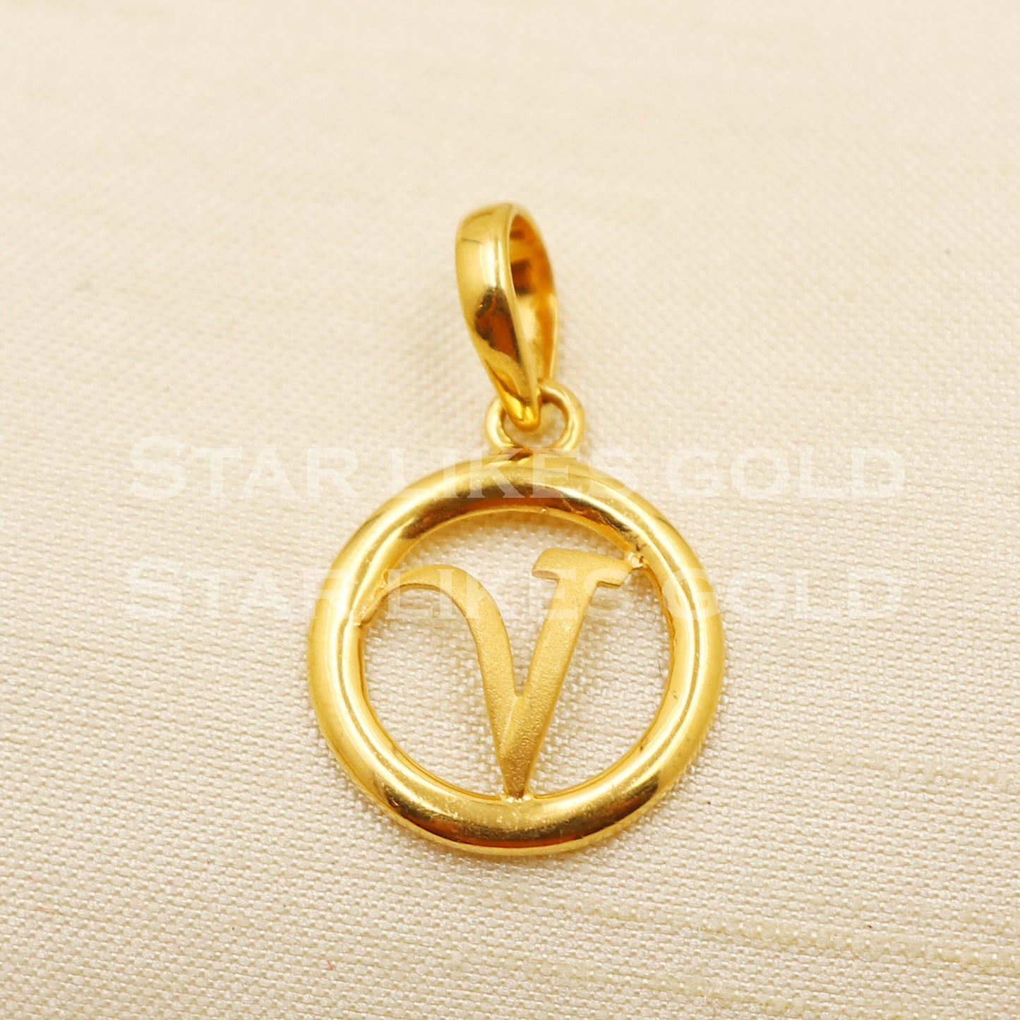 V Name Initial 22k Yellow Gold Handmade Charms Pendant light weight Jewelry, PR1203