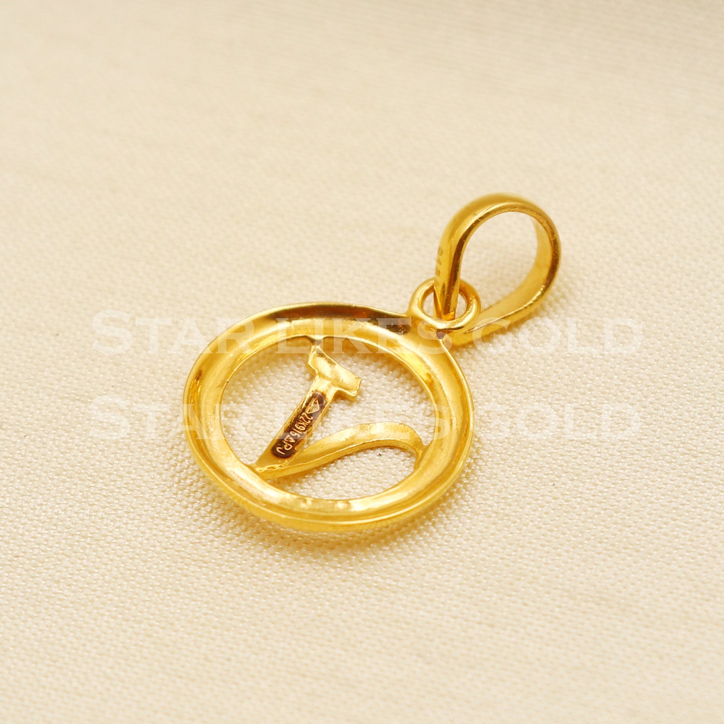 V Name Initial 22k Yellow Gold Handmade Charms Pendant light weight Jewelry, PR1203