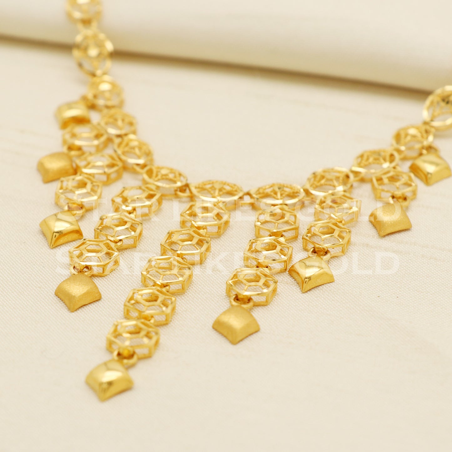 22KT 22 Karat GOLD NECKLACE Filigree Jewelry, Indian jewelry, Perfect Gift for Loved Ones, PR1422