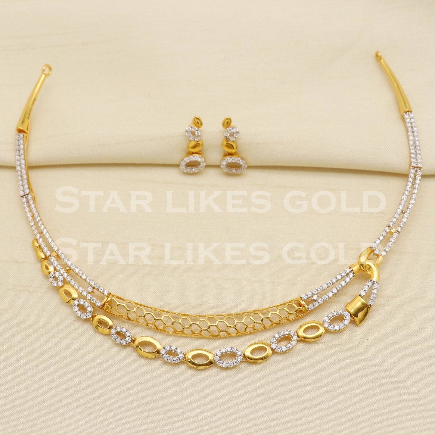 White Stones 22KT 22 Karat GOLD NECKLACE Zircons Jewelry, Indian jewelry, Perfect Gift for Loved Ones, PR1428