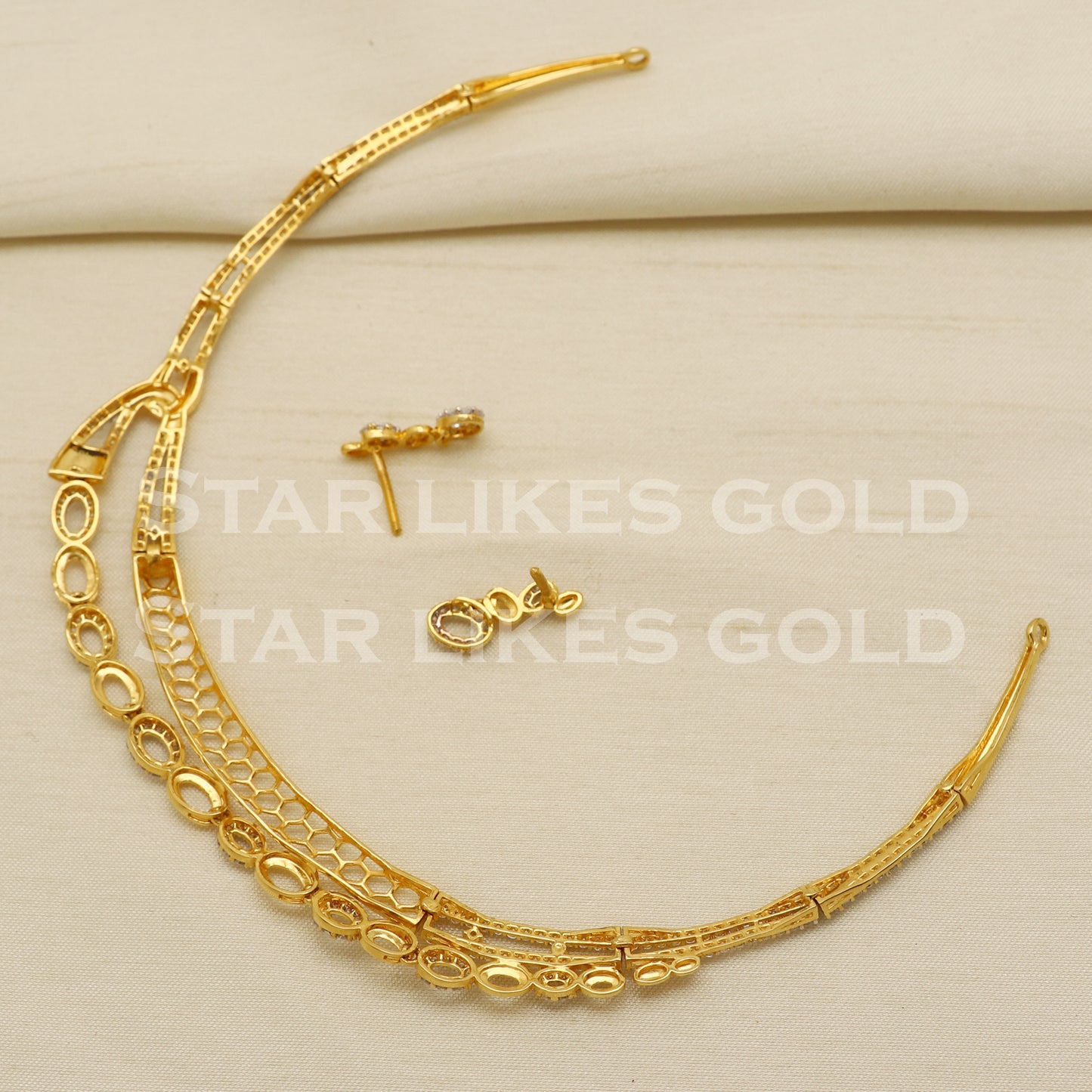 White Stones 22KT 22 Karat GOLD NECKLACE Zircons Jewelry, Indian jewelry, Perfect Gift for Loved Ones, PR1428