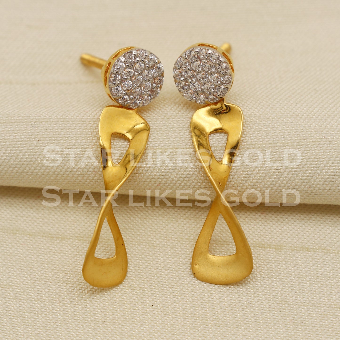 White Stones 22KT 22 Karat GOLD NECKLACE Zircons Jewelry, Indian jewelry, Perfect Gift for Loved Ones, PR1429