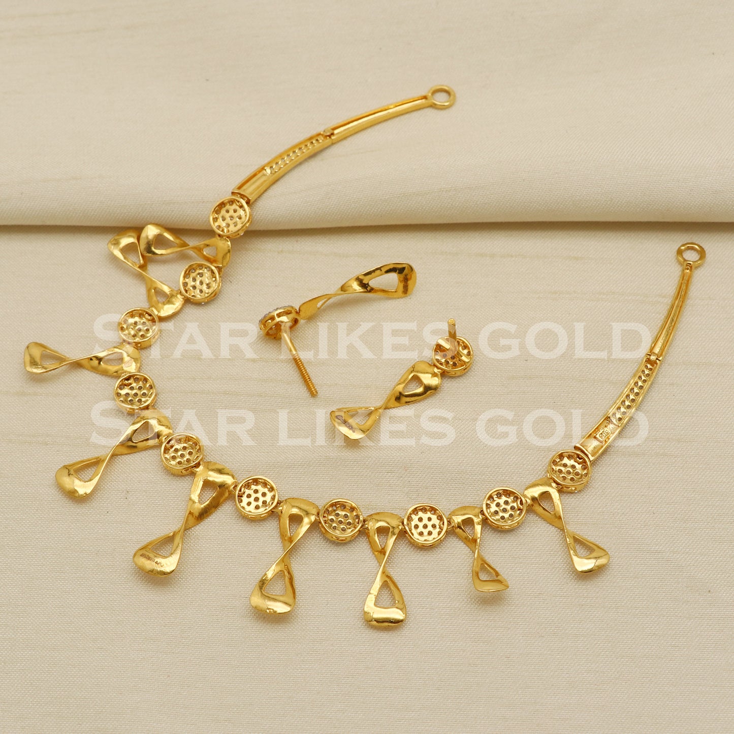 White Stones 22KT 22 Karat GOLD NECKLACE Zircons Jewelry, Indian jewelry, Perfect Gift for Loved Ones, PR1429