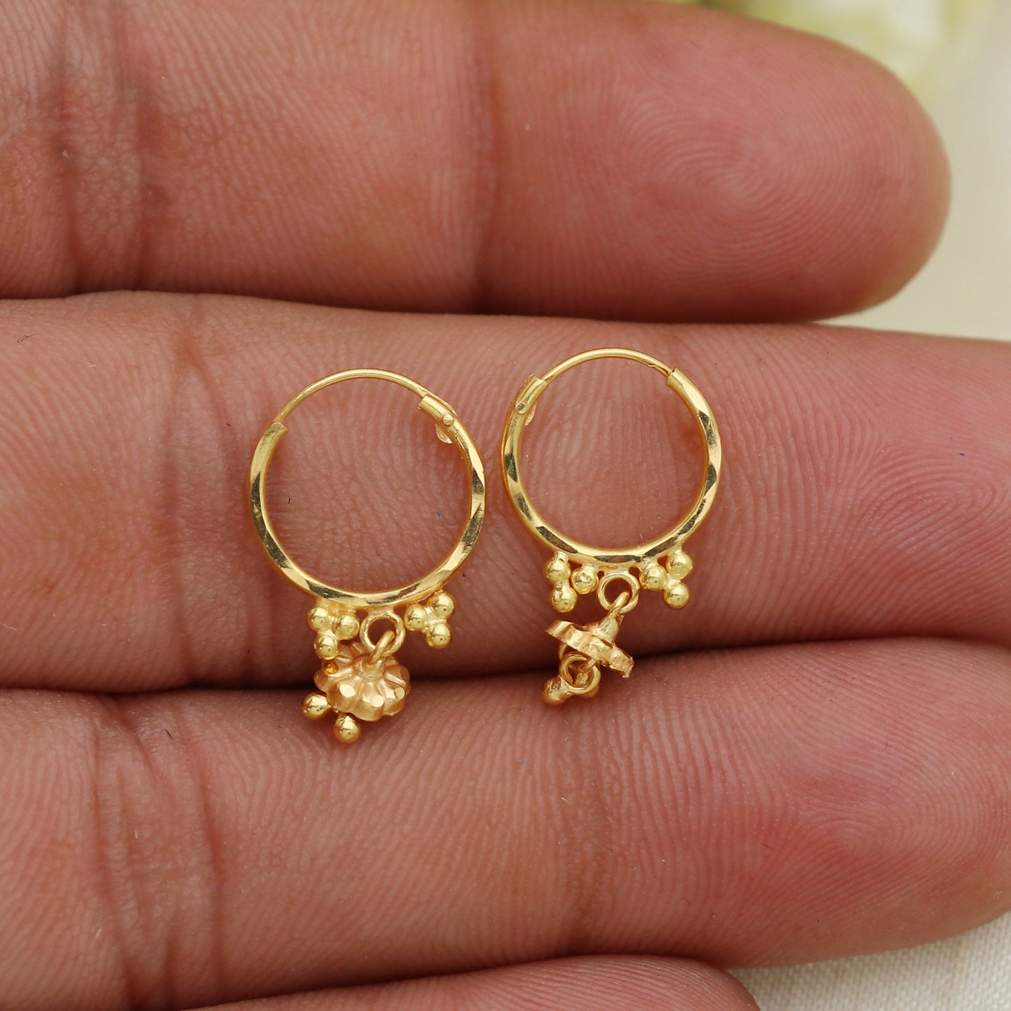 20 karat 20k gold bali hoop earrings