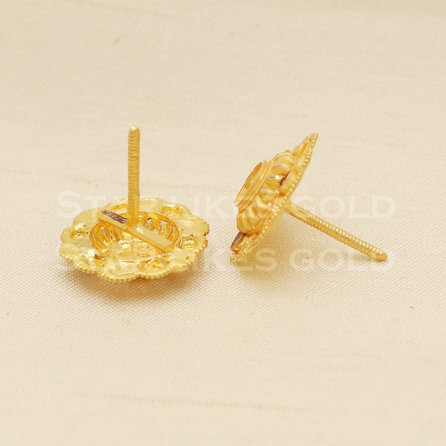 Hallmark 22k Gold Traditional Meenakari Stud Earrings with Red Enamel, B1222