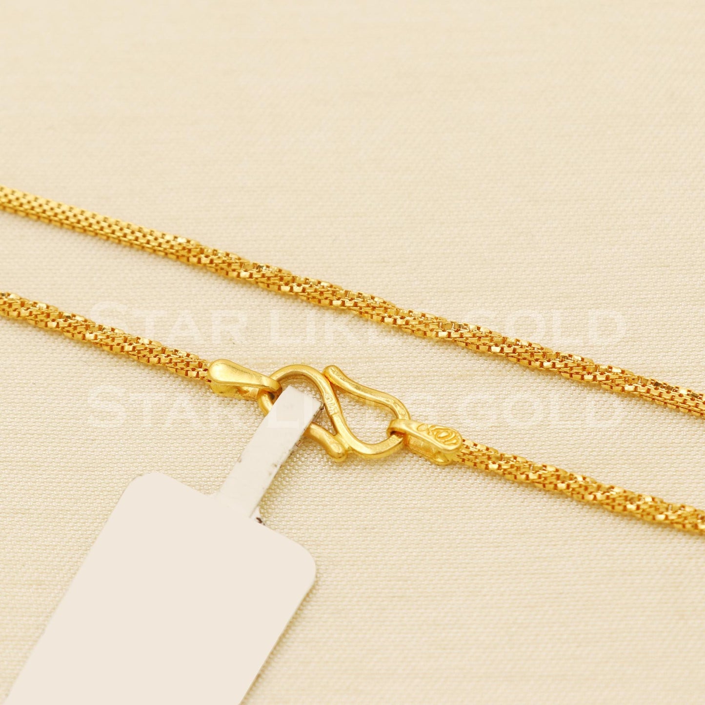 22k Hallmark Gold Sleek Square Mesh Chain for Daily Wear, B1422