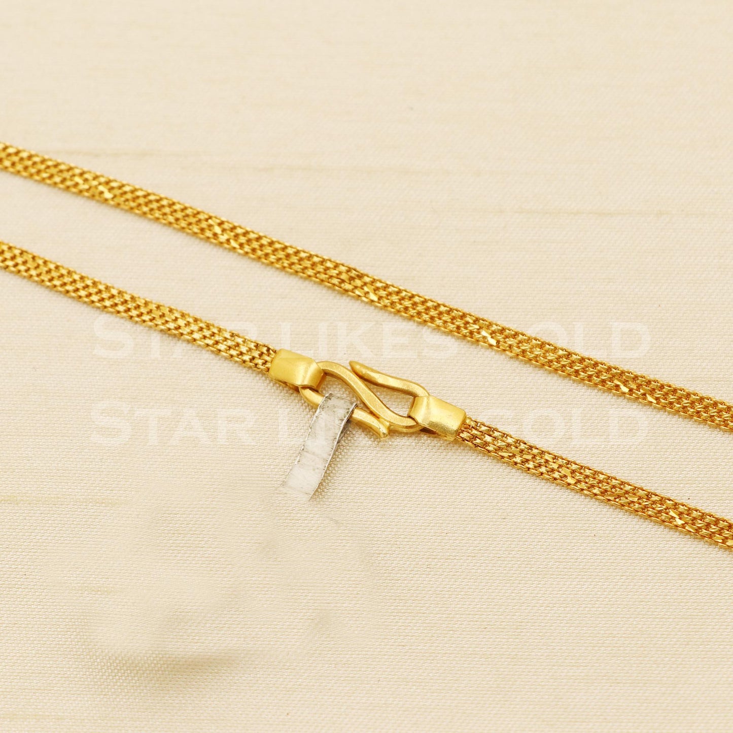 22k Hallmark Gold Sleek Fine Mesh Foxtail Chain for Daily Wear, B1460