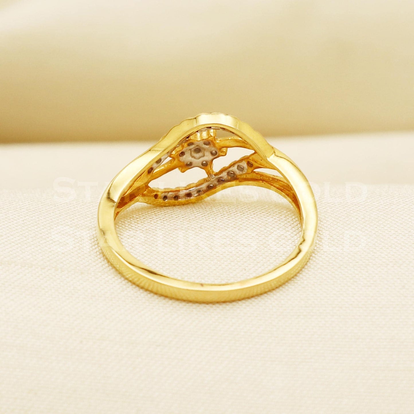 Handmade Natural Diamond Ring from India,18K gold Wt 2.57g, Diamond 0.24cts, Ring Size US All, width 9mm, PR1030