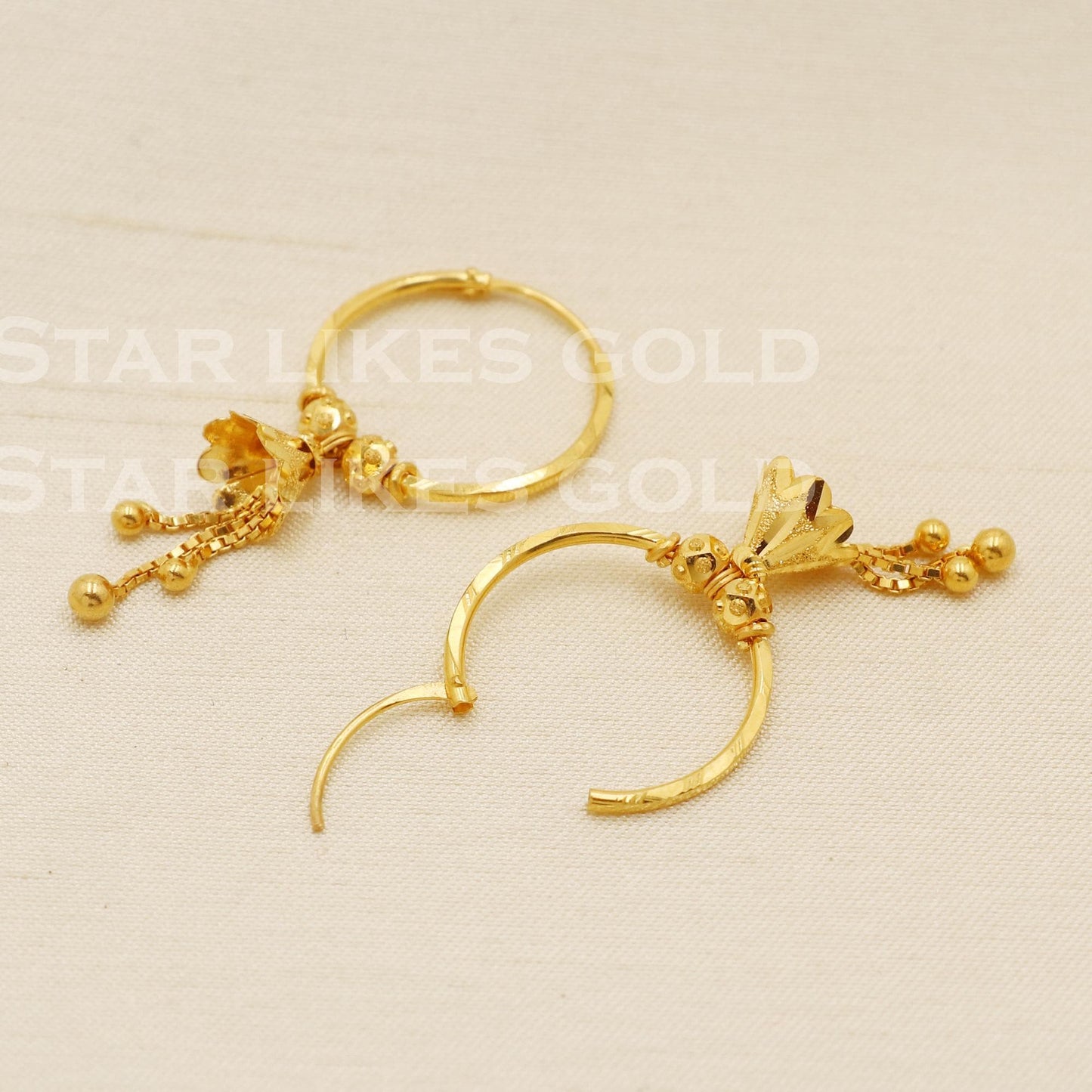 Elegant 18k Gold Bali with Textured Beads & Hanging Chain Charms - Hallmark, B1610