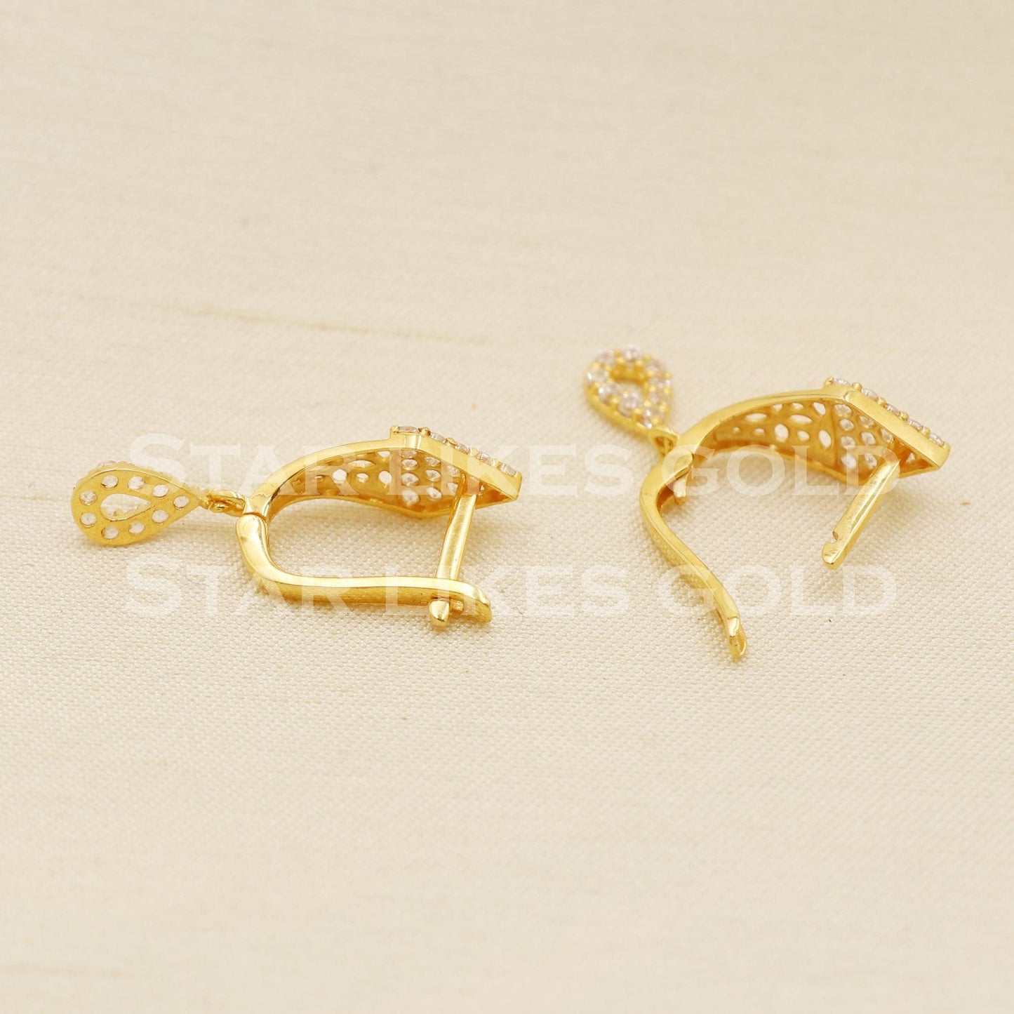 zircons 18 karat 18k gold earrings, B1617