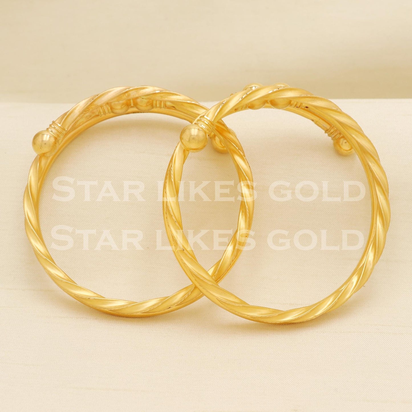 22K 916 Hallmark Gold Twisted Solid Bangles Set of 2, PR1496