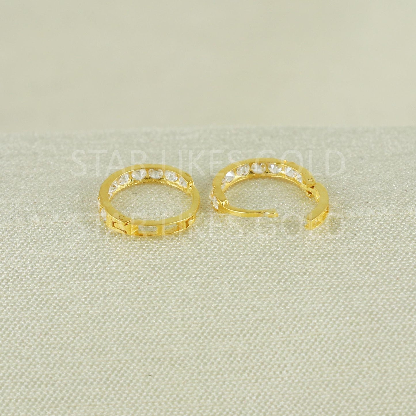 Dainty 18k Gold Sparkling Bali Earrings, B1684