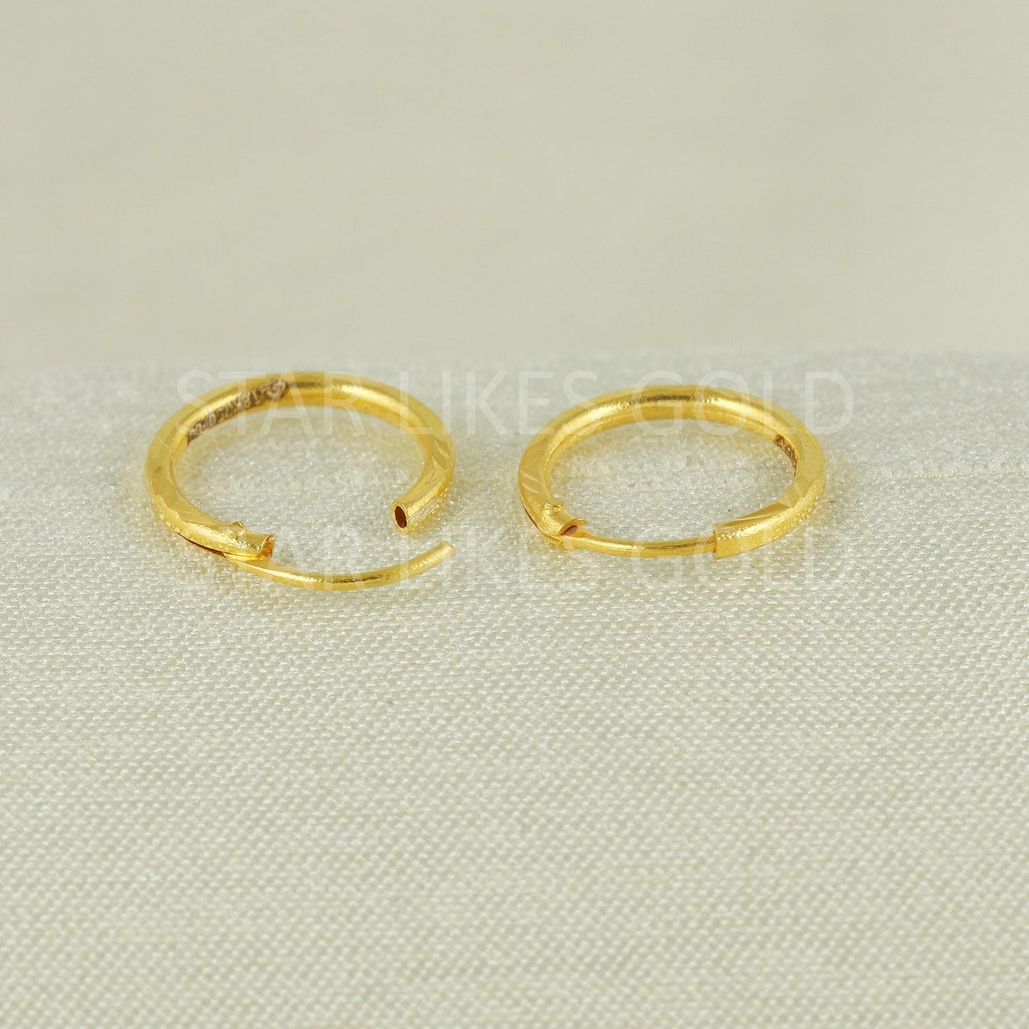 18K Hallmark Gold Circular Bali with Fine Textured Finish | Daily Use, B1669