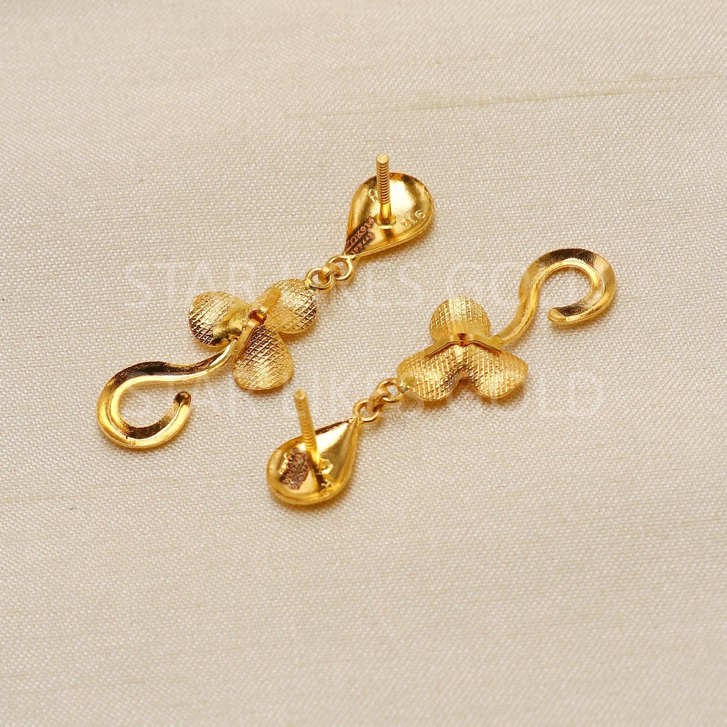 Classic 22k 22 karat Gold Dangle stud Earrings Indian Jewelry