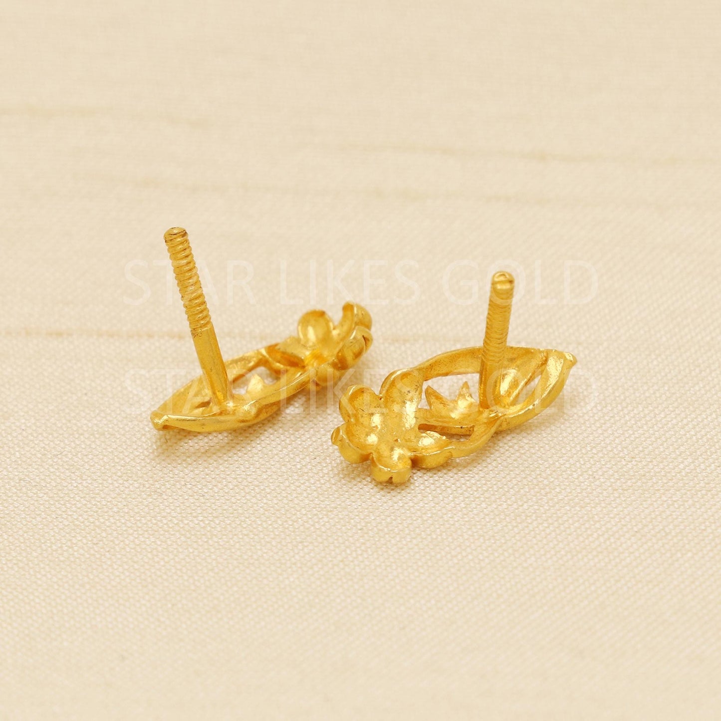 Stunning 22 karat 22k gold Stud Designers Earrings jewelry, B1888