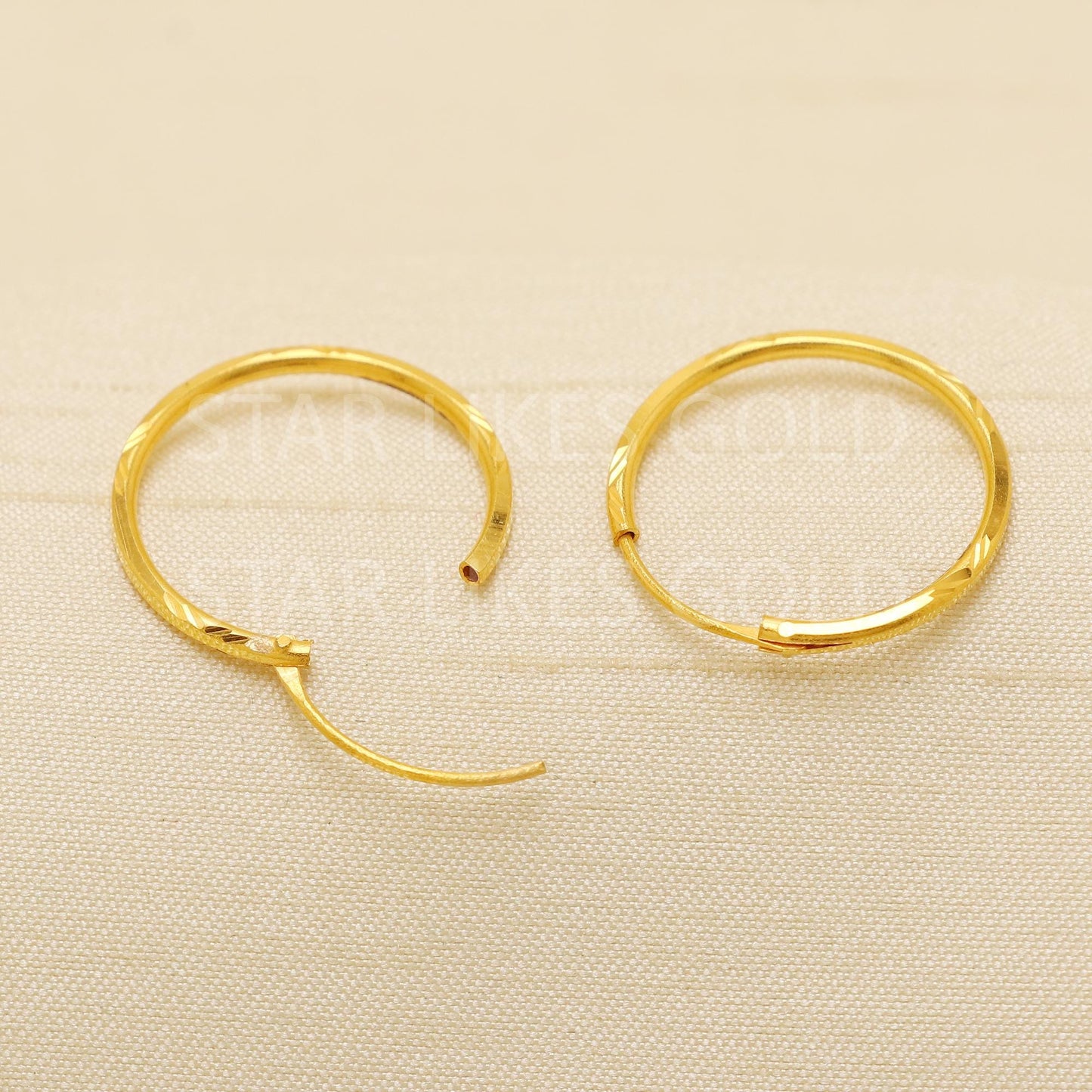 Stunning Solid 18K Yellow Gold Dangle Hoop Earrings Jewelry