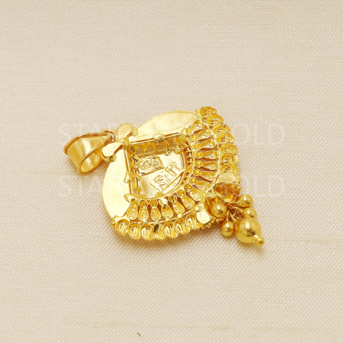 Women 22k 916 Solid Yellow Gold Indian Pendant Jewelry, B1813