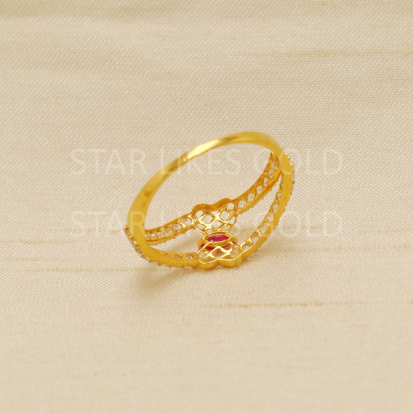 Butterfly Zircon 18 karat 18k Gold Indian Ring Handmade Jewelry