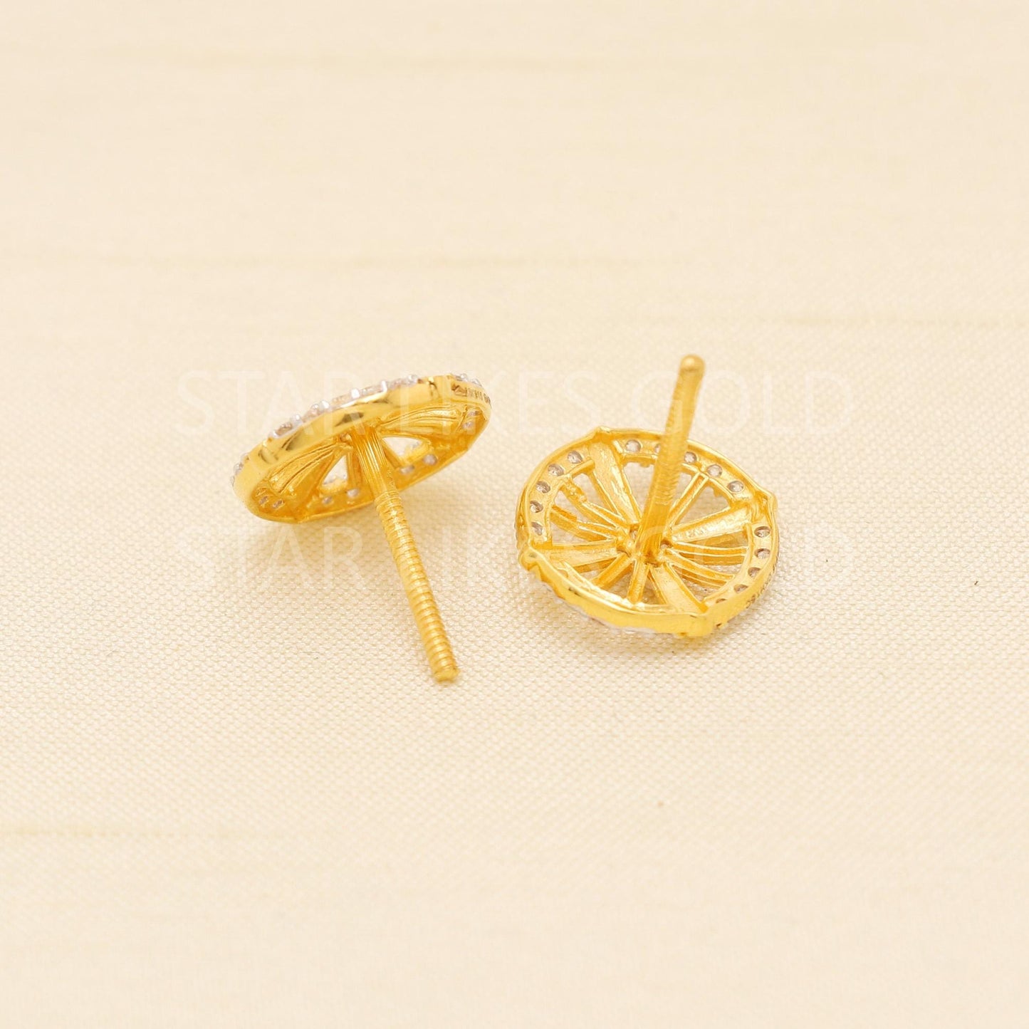 Dainty 22k Gold Traditional Paisley Studs with Hallmark Quality Assurance, PR2041